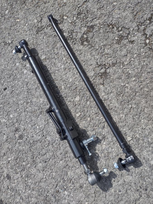 Valec posilňovača s ovládacou tyčou na Zetor 3 valec 1