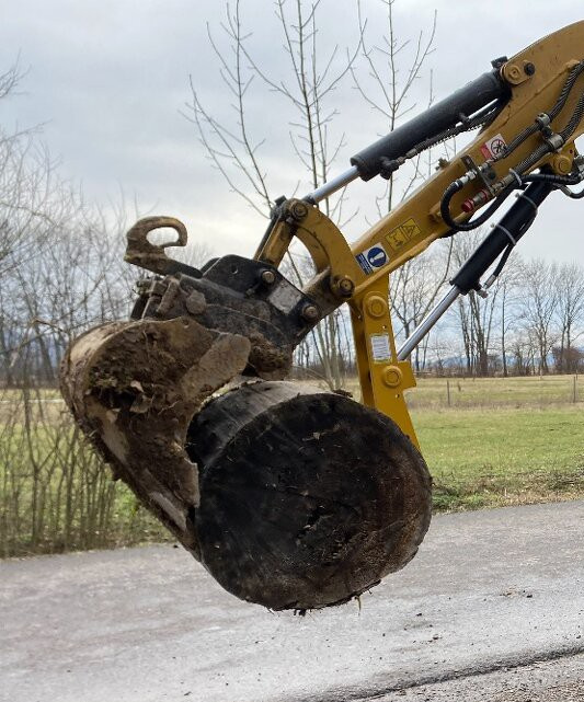 Hydraulicky pridržiavač palec 4
