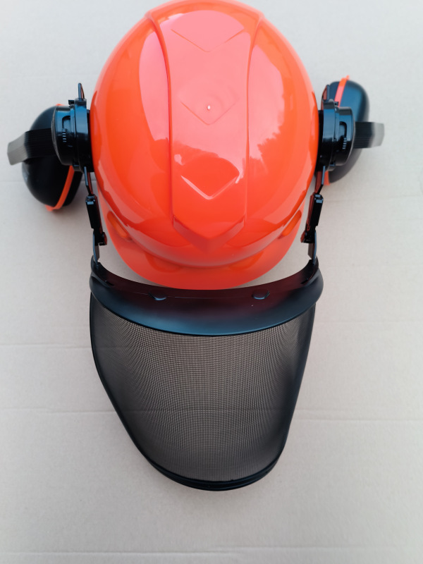 Lesnícka hobby prilba 7