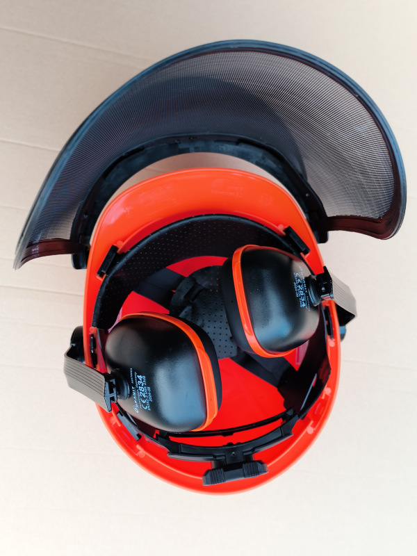 Lesnícka hobby prilba 8