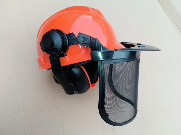 Lesnícka hobby prilba 10