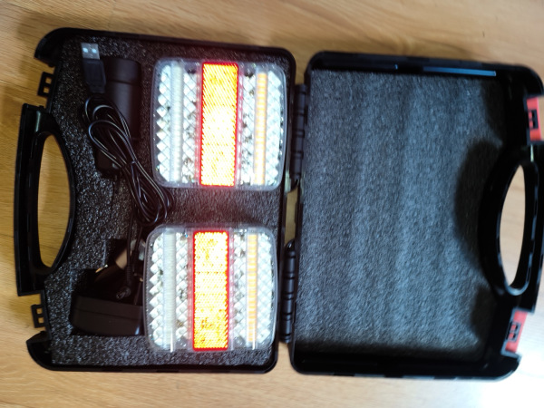 LED Svetlá bez káblové magnetické 2