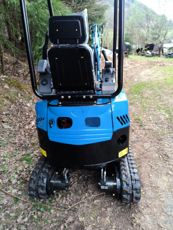 Minibáger 1500kg mimoosé kopanie 5