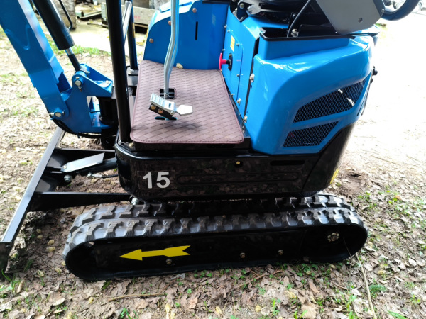 Minibáger 1500kg mimoosé kopanie 2