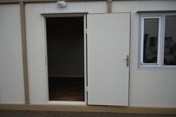 Kontajner rozmer 2,4x6x2,6m 6