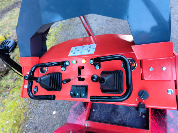 Nakladač kolesový VS650 13